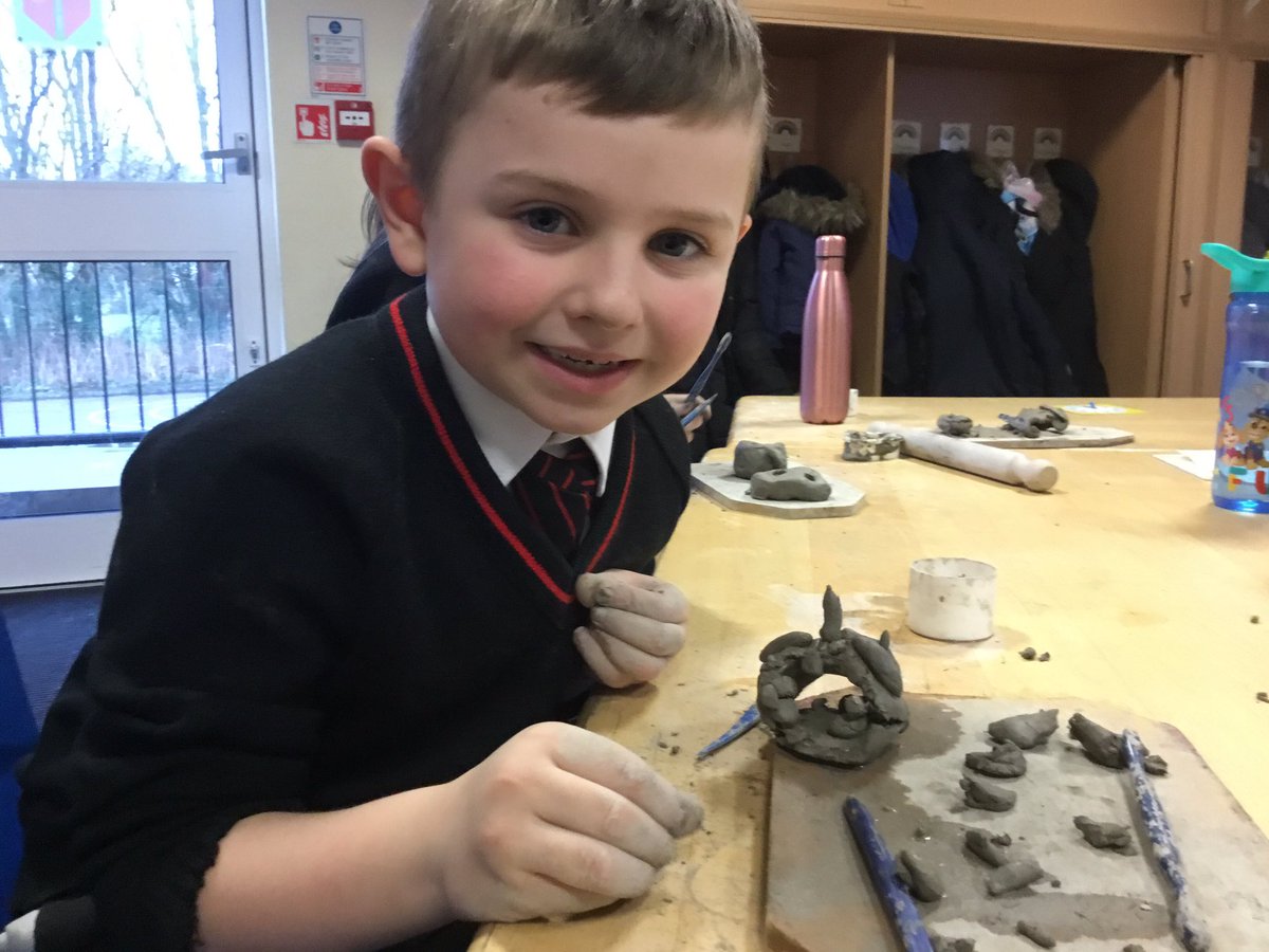 BDS_school's tweet photo. Year 2 have been looking at sculptures with inside and outside spaces by Barbara Hepworth. They have been continuing to work with clay to create abstract sculptures of their own. #bdsart #minihepworths #funwithclay https://t.co/zrGbeeQ7OR