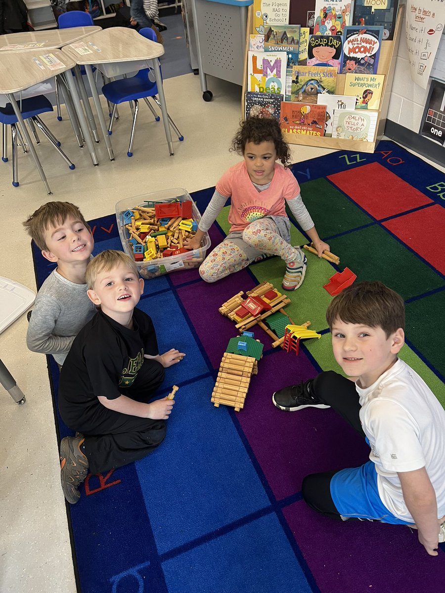 MrsPresser224's tweet photo. Old toys are the best toys. Lincoln Logs for the win during our Architecture study! #fhleads https://t.co/8sLLrZj5IV