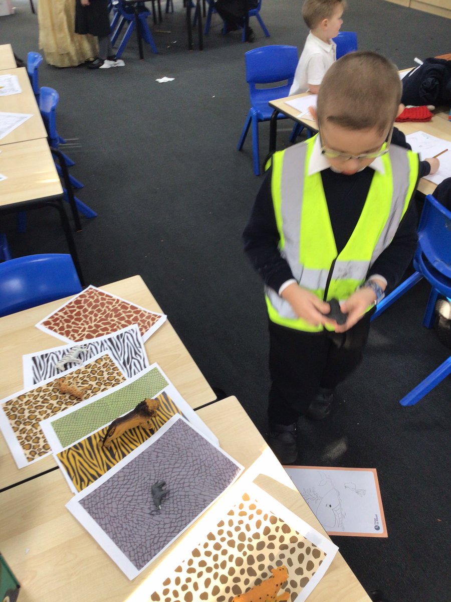 H_E_P_S's tweet image. Lots of jungle related fun in Cocklemoor this afternoon. One activity involved children matching animals to their correct print. Children enjoyed building “a waterfall” in the jungle small world area. #hepscience