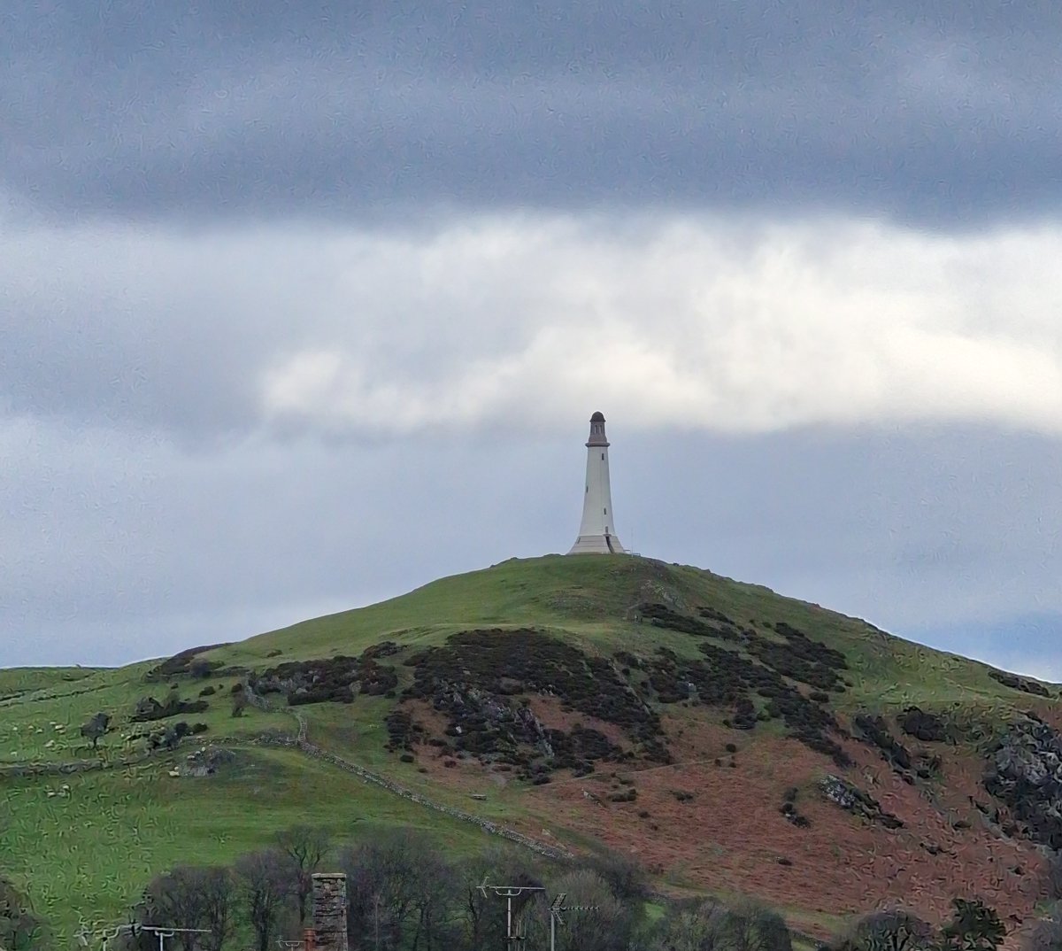 dralisonj's tweet photo. @SiKImagery My local hill #Ulverston #Hoad https://t.co/rF5Wuh4Zmp