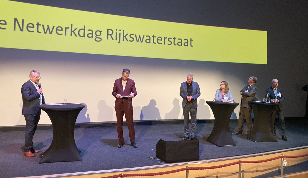 SchoorHenk's tweet image. Bestuurlijke netwerkbijeenkomst Rijkswaterstaat Midden-Nederland op prachtige locatie #Aviodrome in Lelystad.#mobiliteit #bereikbaarheid #hubs #renswoude