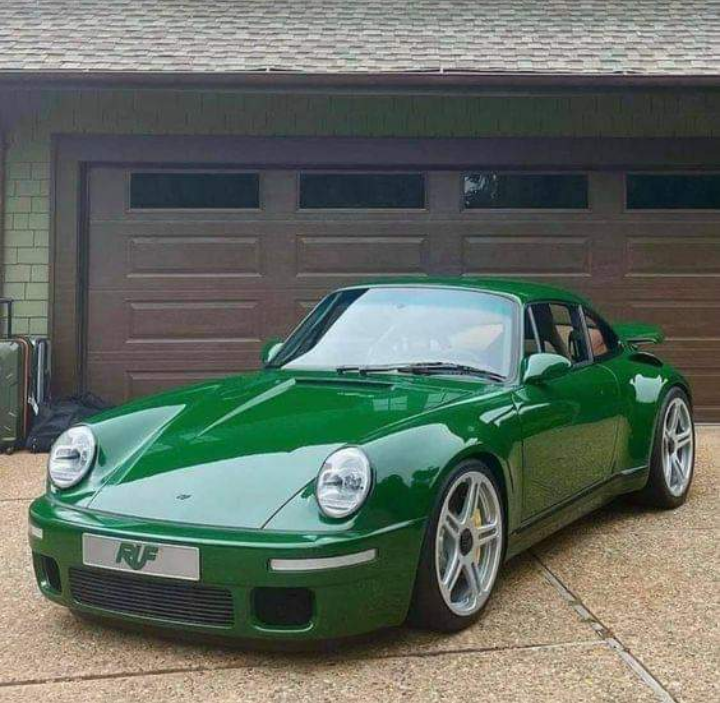 #Porsche 💚🐸