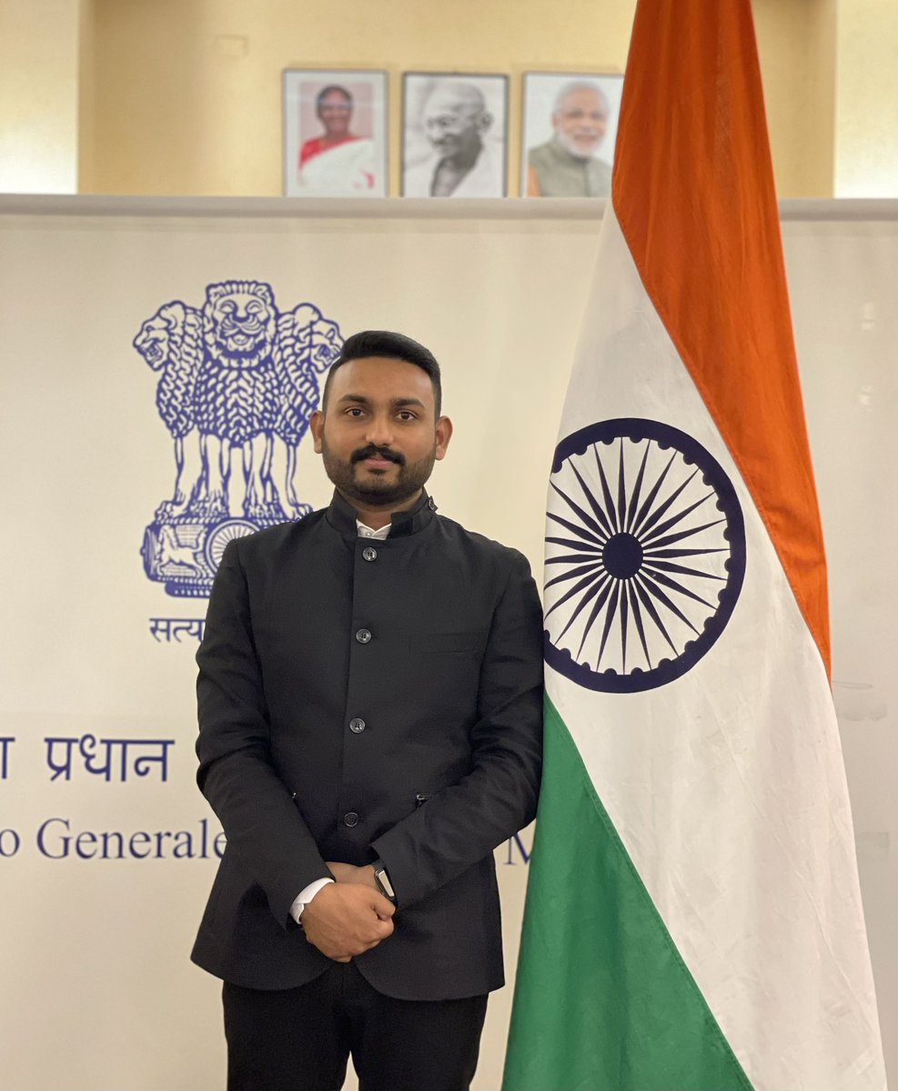 ClinJohnXavier's tweet photo. The diversity of our nation is one of its major strengths. This Republic Day, commit to pooling our diverse experience for the growth of India. 
Happy Republic Day 🇮🇳
#India #republicdayindia #meaindia #embassyindia #flaghosting #consulateindia #indiainitaly https://t.co/arNLDtH82N