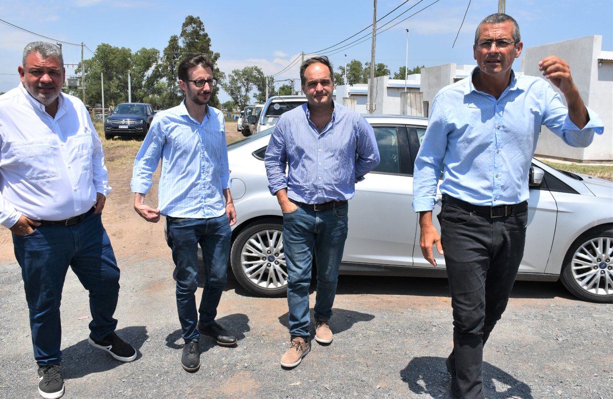 #ANTICIPO El intendente Maximiliano Suescun y los ministros de Desarrollo Territorial y Hábitat de la Nación Santiago Maggiotti y de Hábitat de Provincia, Agustín Simone hablaron hace instantes con La Nueva Verdad de Rauch. <a href="/smaggiotti/">Santiago Maggiotti</a> <a href="/agussimone/">Agustín Simone</a> <a href="/maxisuescun/">maximiliano suescun</a>