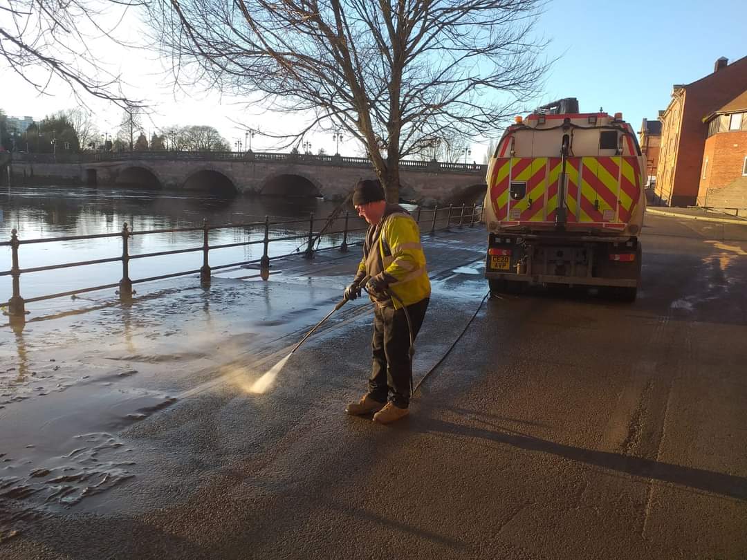 DiscoverhistPH's tweet photo. We are #pleased to #announce that we are able to #resume our #SevernStory #walkingtour. @myworcester have done a #grandjob at #cleaningup after the recent #floods.Our #BattlefieldStory #walk is still unavailable due #flood water #WorcestershireHour @WorcesterTIC @WorcesterBID https://t.co/fGHxsTFgA5