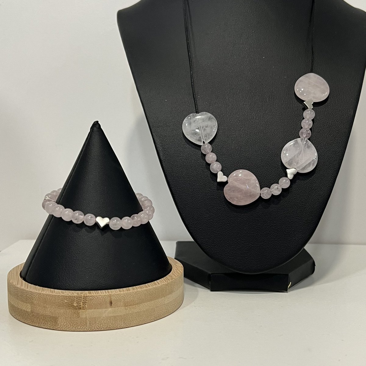 Rachi_Ann's tweet photo. Handmade bracelet and necklace sets coming soon https://t.co/JsZWGqRwoH
#giftideas #comingsoon #JandACreationsNV #valentines https://t.co/c60orXCwC9