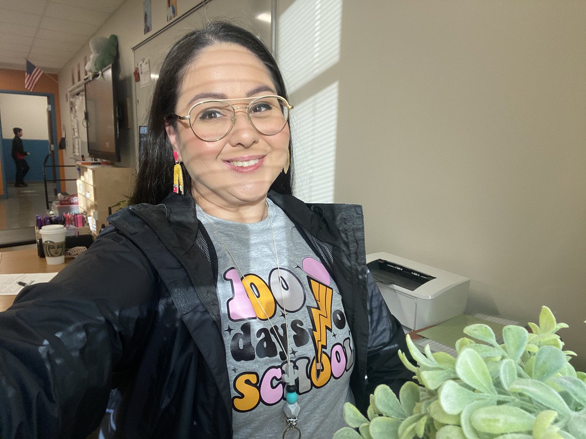 lapalmacounsel's tweet photo. Happy 100 days!!!! #schoolcounselor #texascounselor #100daysofschool https://t.co/hp9FG0D8W4
