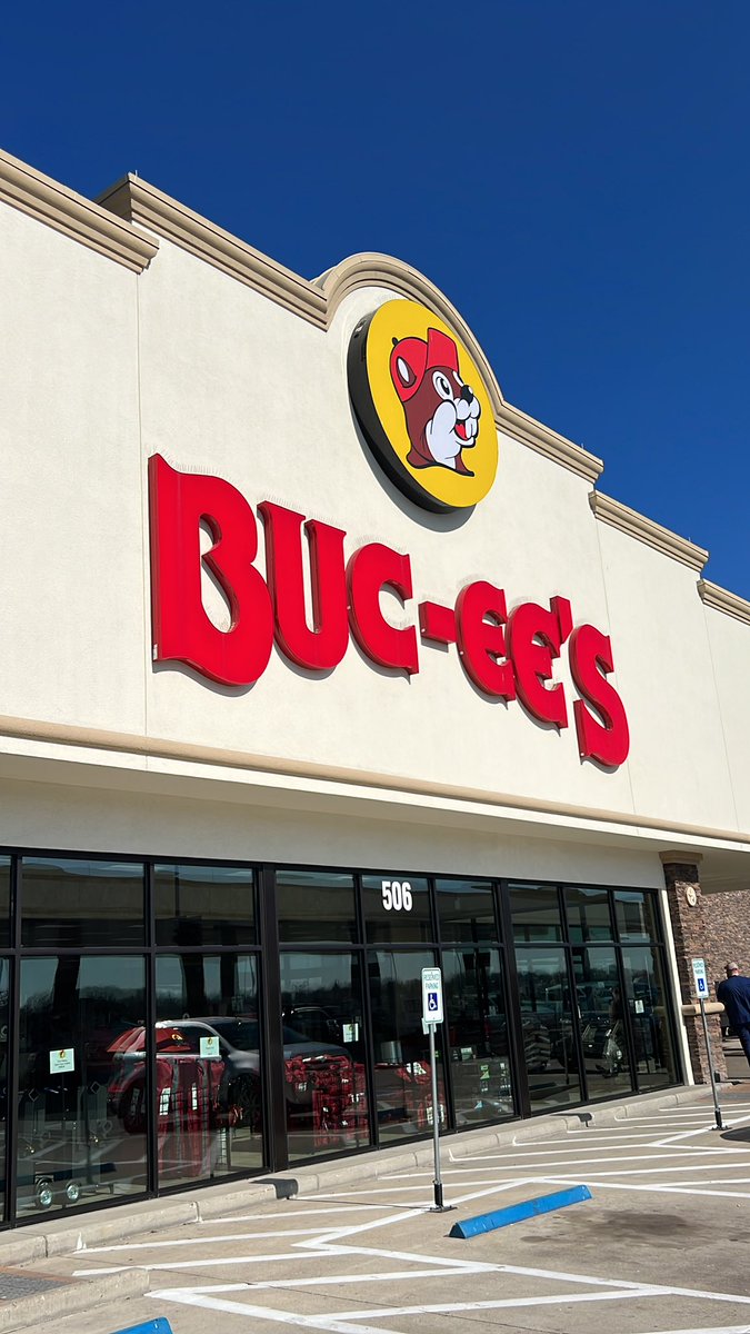 CoachDrinkwitz's tweet photo. Quick stop for lunch. #MIZ https://t.co/x9uywANKUY