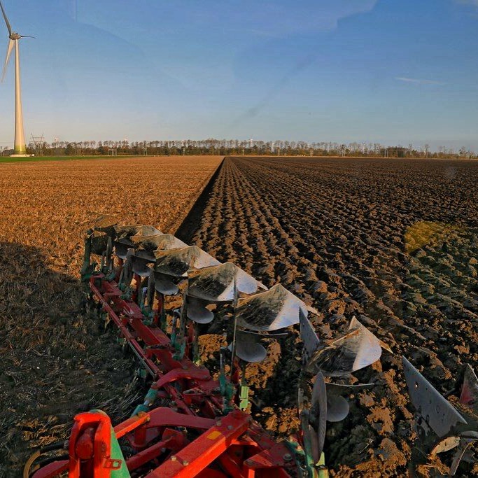 Stageplaats 2023 beschikbaar!

Op ons proefbedrijf van <a href="/WURplant/">WUR Plant</a> in Lelystad hebben we plaats voor stagiaires van alle niveau leerlingen. 

800 hectare akkerbouw, 200 hectare proeven, zowel gangbaar als biologisch. Vrijwel alle mechanisatie in eigen beheer en onderhoud! 

Pb! 🤠