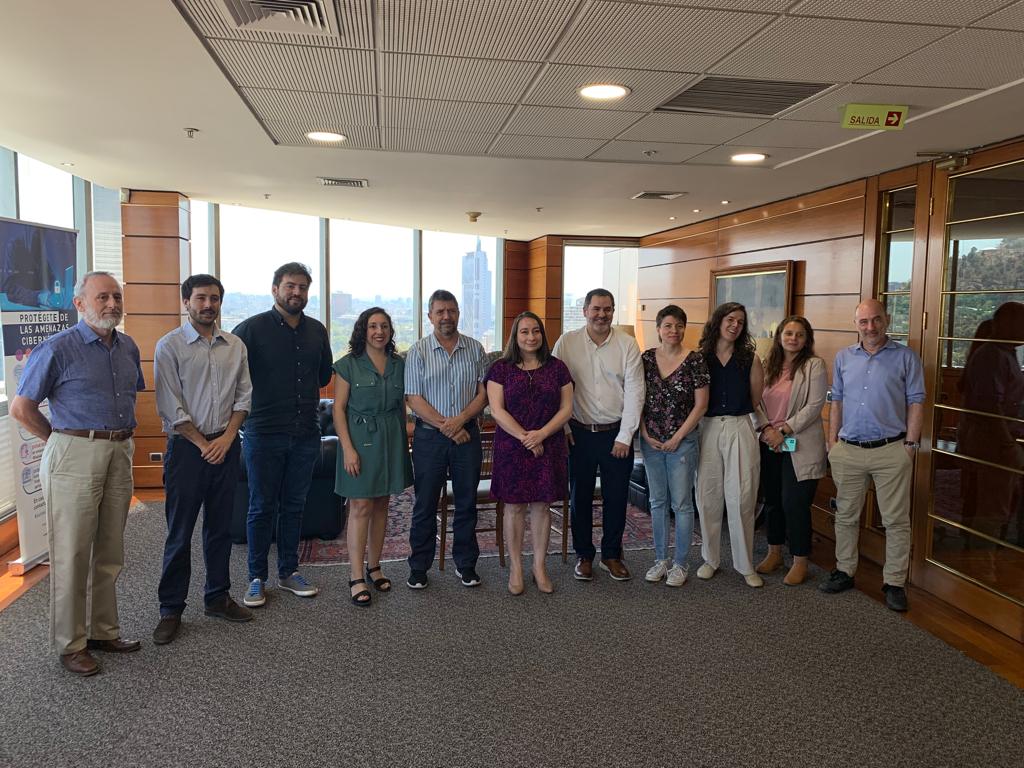 Corfo_RM's tweet photo. 🧐Este jueves en dependencias de la Cámara de Comercio de Santiago sesionó la comisión que evalúa los proyectos de #DistritoCo un programa que busca instalar un innovador modelo de gestión del espacio público para potenciar el comercio local. https://t.co/rGnHfQCrBQ