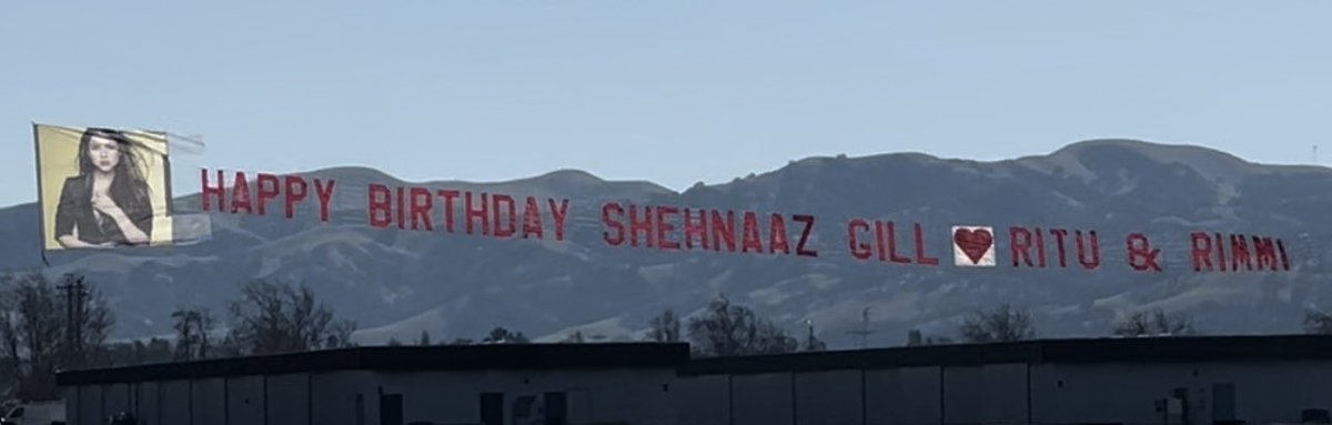 Ritu19791's tweet photo. I want to wish @ishehnaaz_gill the happiest birthday, because she makes everybody smile 😊 

She has the strength to make people fall for her, by just a glimpse of her smile.

#ShehnaazGill #HBDShehnaazGill https://t.co/3fv92iYT5y