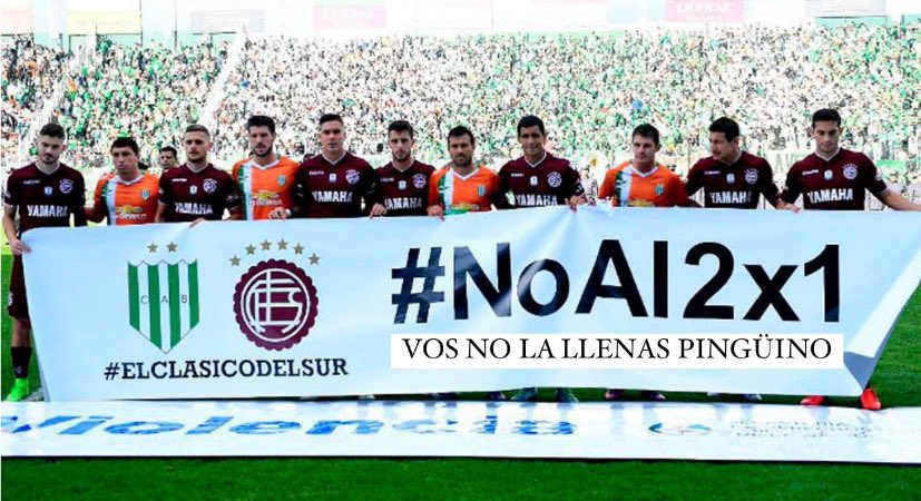 CCuletti's tweet image. #Curiosidades #NoAl2x1 | Como olvidarnos cuando (en 2017) Banfield predijo que Lanús (en 2022) iba a necesitar regalar entradas gratis para llevar gente a su “c”ancha. 🥶🐧🫢