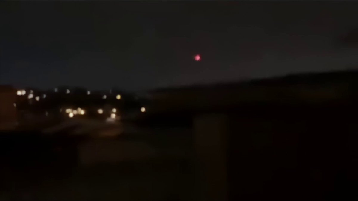 GiveawayCzar's tweet photo. #UFOs #ufotwitter #UFOSightings #uaptwitter #UAPReport #UAPtransparency #UAP #UAPs #ufotwitterweek #OVNI #mosulORB #Ecuador #RedOrb The infamous Red Orb caught on video in Ecuador https://t.co/yWpGxFYdxW https://t.co/7KZv1cVg99
