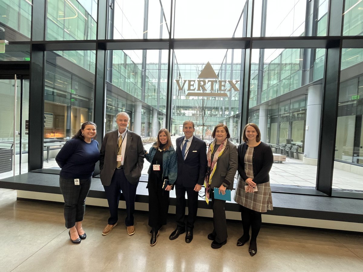 JDRFgnym's tweet photo. Yesterday our Chapter’s Executive Director, Mimi K. Crabtree, and Board President, Peter Hill, had the opportunity to visit Vertex and learn more about the exciting type 1 diabetes (#T1D) research they are working on to bring us closer to our shared goal, a world without T1D. https://t.co/CaJ9jUV8xi