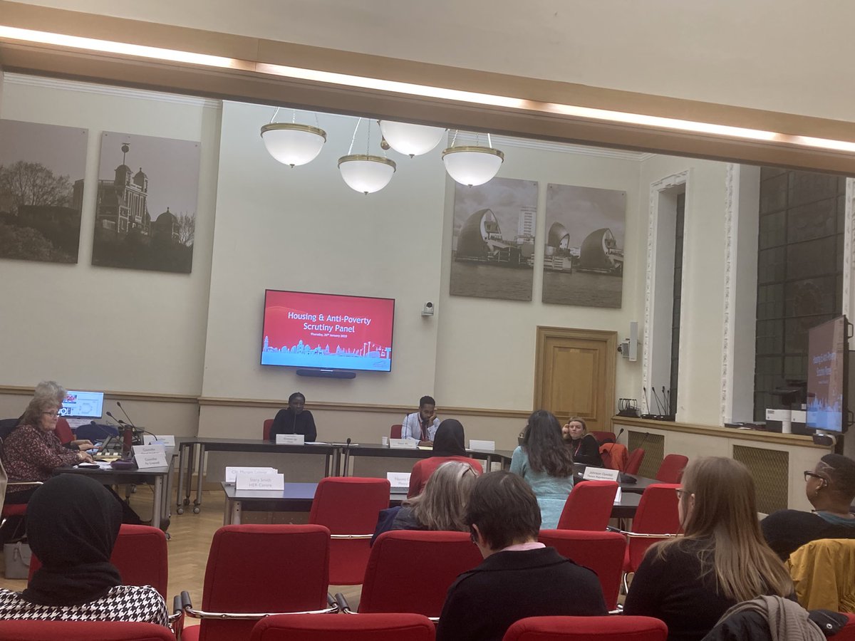 Tonight, @CreatingGround have a seat at the table… We’re at @Royal_Greenwich Housing Scrutiny Committee to call for change on temporary accommodation, as part of our #NoticeUs campaign. The team was warmly greeted by Cabinet members and cllrs - now let’s create change 👊👊