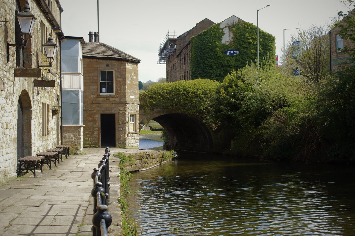 BridgesCanal's tweet image. Manchester Road Bridge No 130b .. Leeds &amp;amp; Liverpool Canal #WeaversTriangle #Burnley #Lancashire @CanalRiverTrust #canalbridge #canalwalk