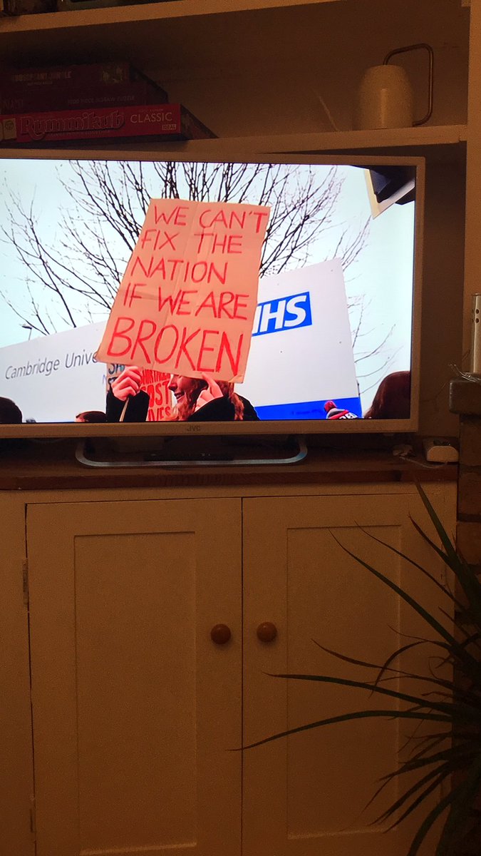 daisy_d_ot's tweet photo. Solidarity to my colleagues on strike - fighting the good fight! ✊ Sadly our union didn’t get enough votes to legitimise the ballot (never forget your vote counts!). Big up my phabulous physio phriends today 💙💚 #csp4fairpay #planptot @CUH_NHS @CUH_Physio https://t.co/tzemwfd5Q2