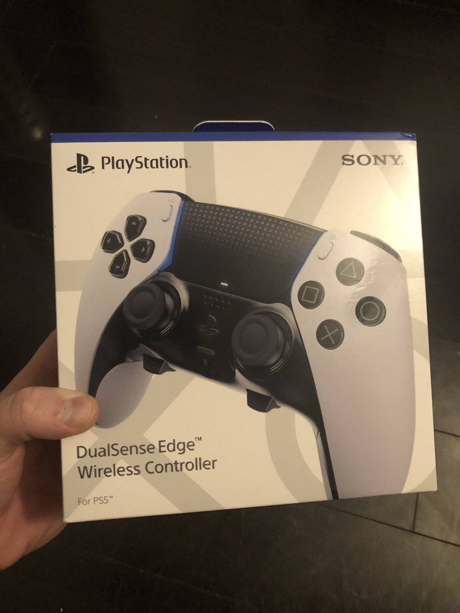 Thereaper_22's tweet photo. Now I’ll be able to stink at the game with a more expensive controller that has more buttons 🤣#DualSenseEdge https://t.co/AoMrZd8awI