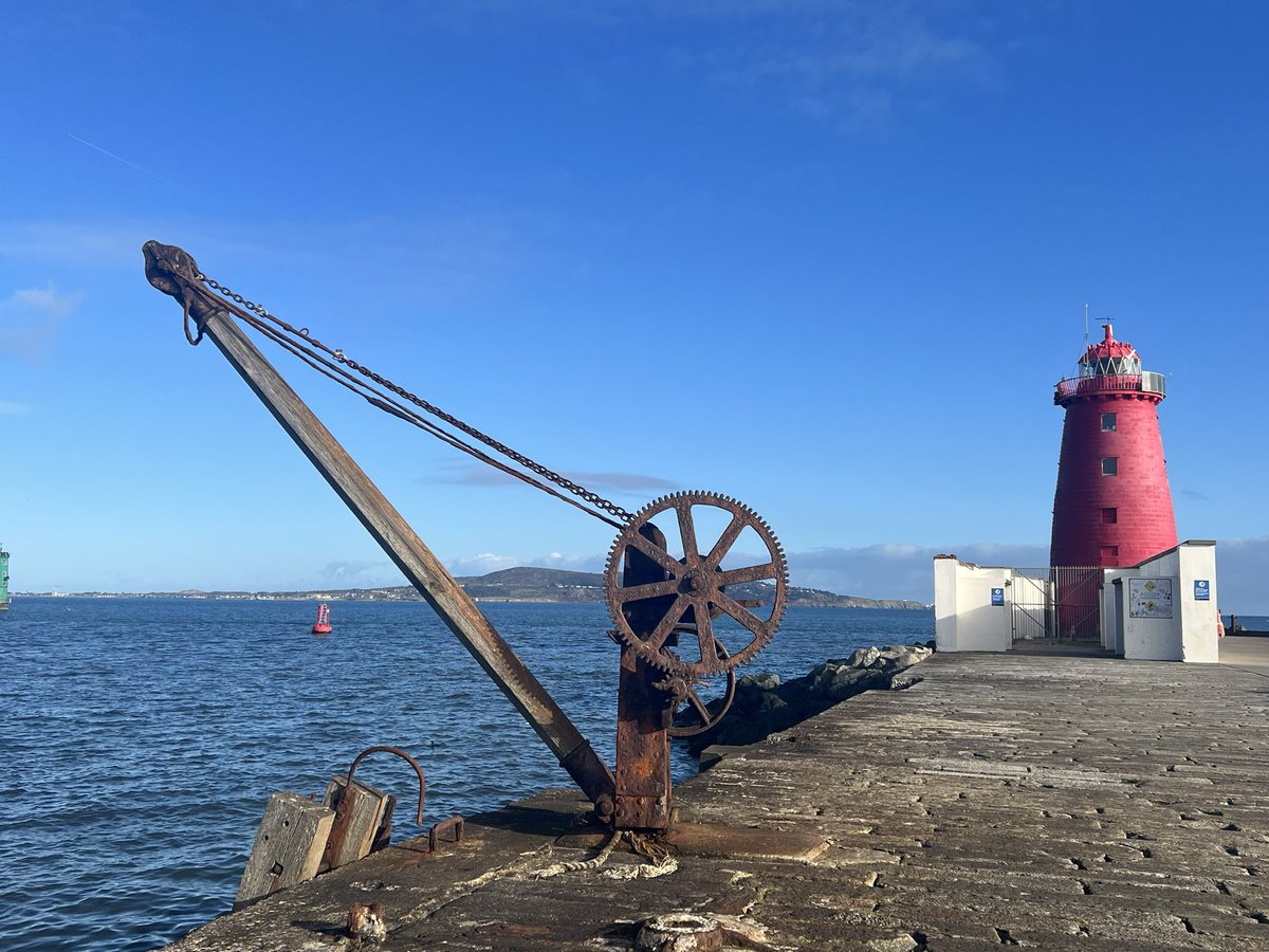 sligodub's tweet photo. Blue Sky Day on South Bull Wall #thursdaywalk https://t.co/YNYkO50iDM