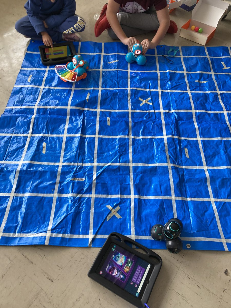 mswongs_class's tweet photo. @LC2_TDSB student leaders are SO 🥳 excited as we prepare to share all the cool 🤖Robotics &amp; 💻coding tools available @GulfstreamPS in the LLC with educators! @vineeta_kaura @KuljitSaini28 @tdsb @NTurato https://t.co/Cs1FK2FsVC