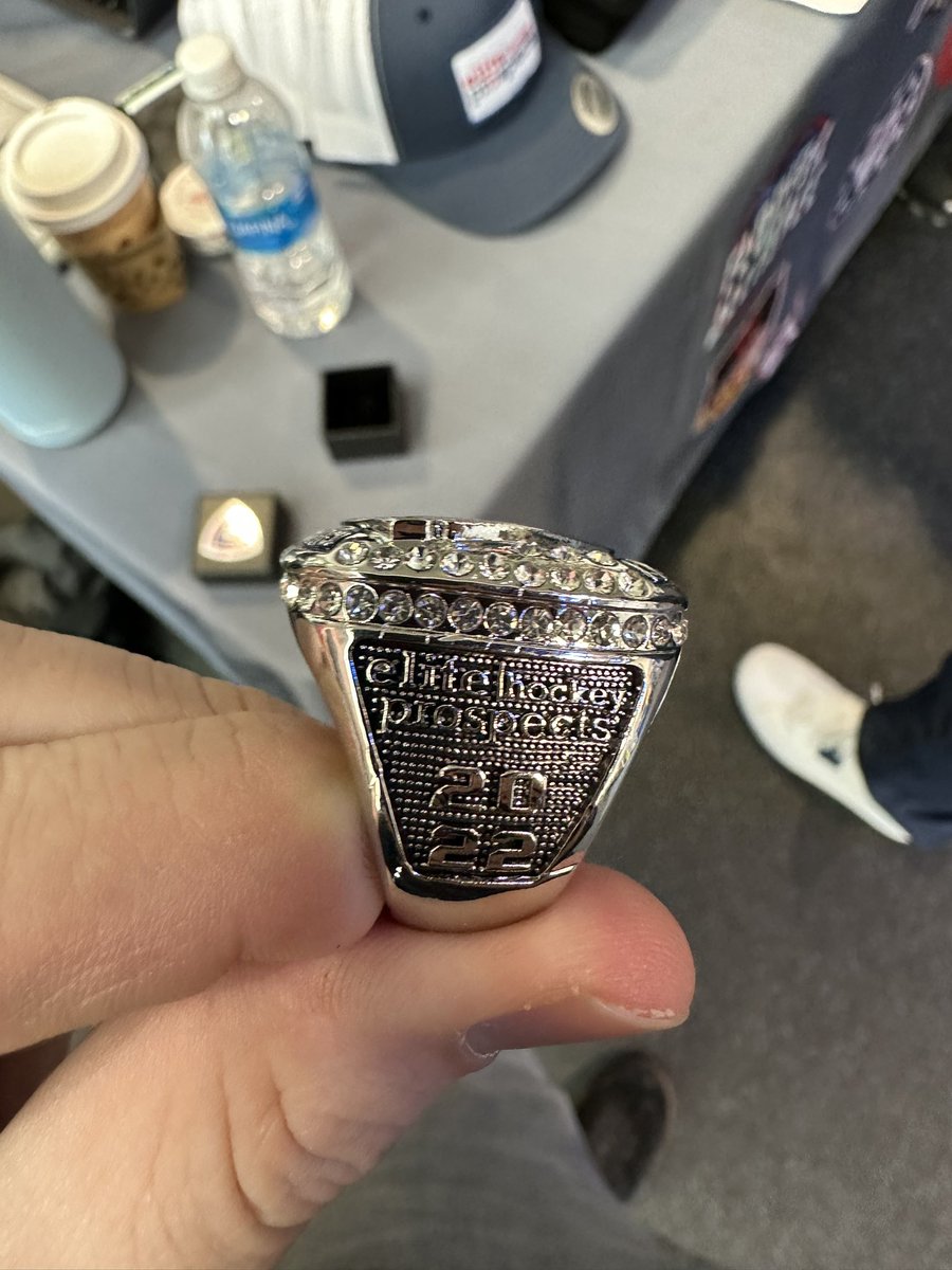 seanshapiro's tweet image. Down at @eliteprospects #EPCS today with @EPRinkside here in Florida. Pretty impressive championship rings being handed out to winning teams this weekend.