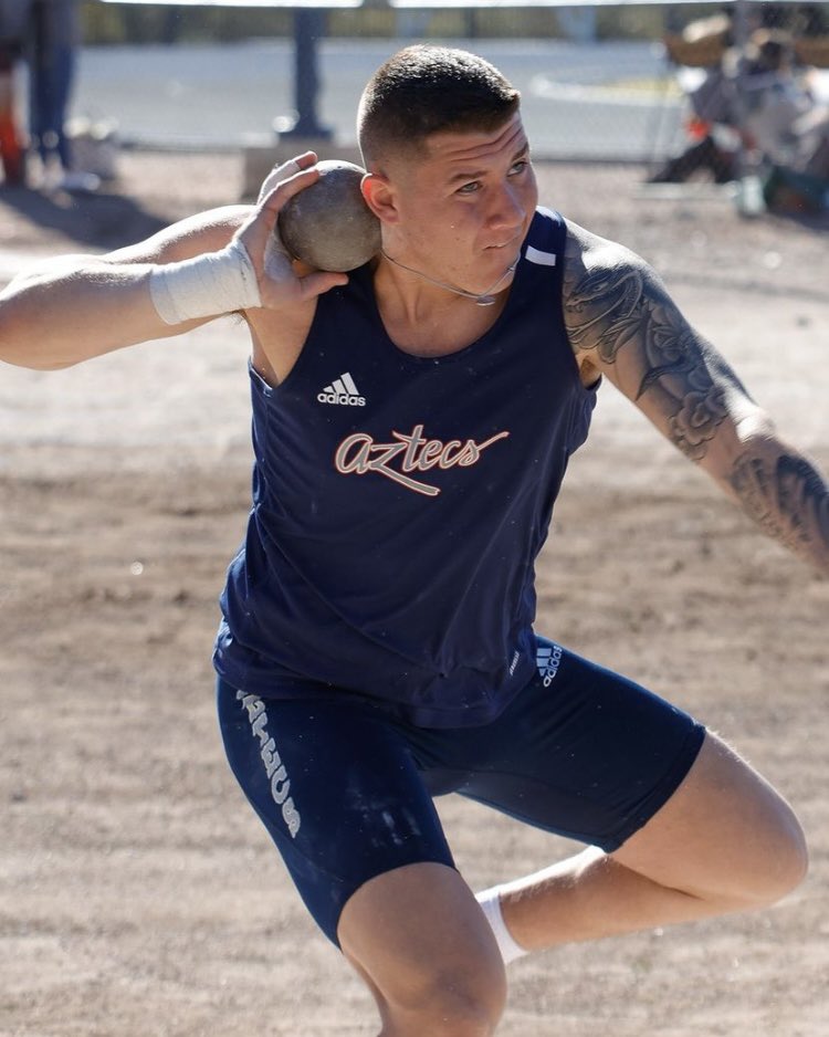 AnthonyOavila76's tweet photo. 2 and a half years of not competing, 2 major surgeries, 2 years of mental and physical growth, a change of sports, and tons of support from friends and family. Finally get to say I am a collegiate athlete🧡💙 https://t.co/QFImBgKmj5