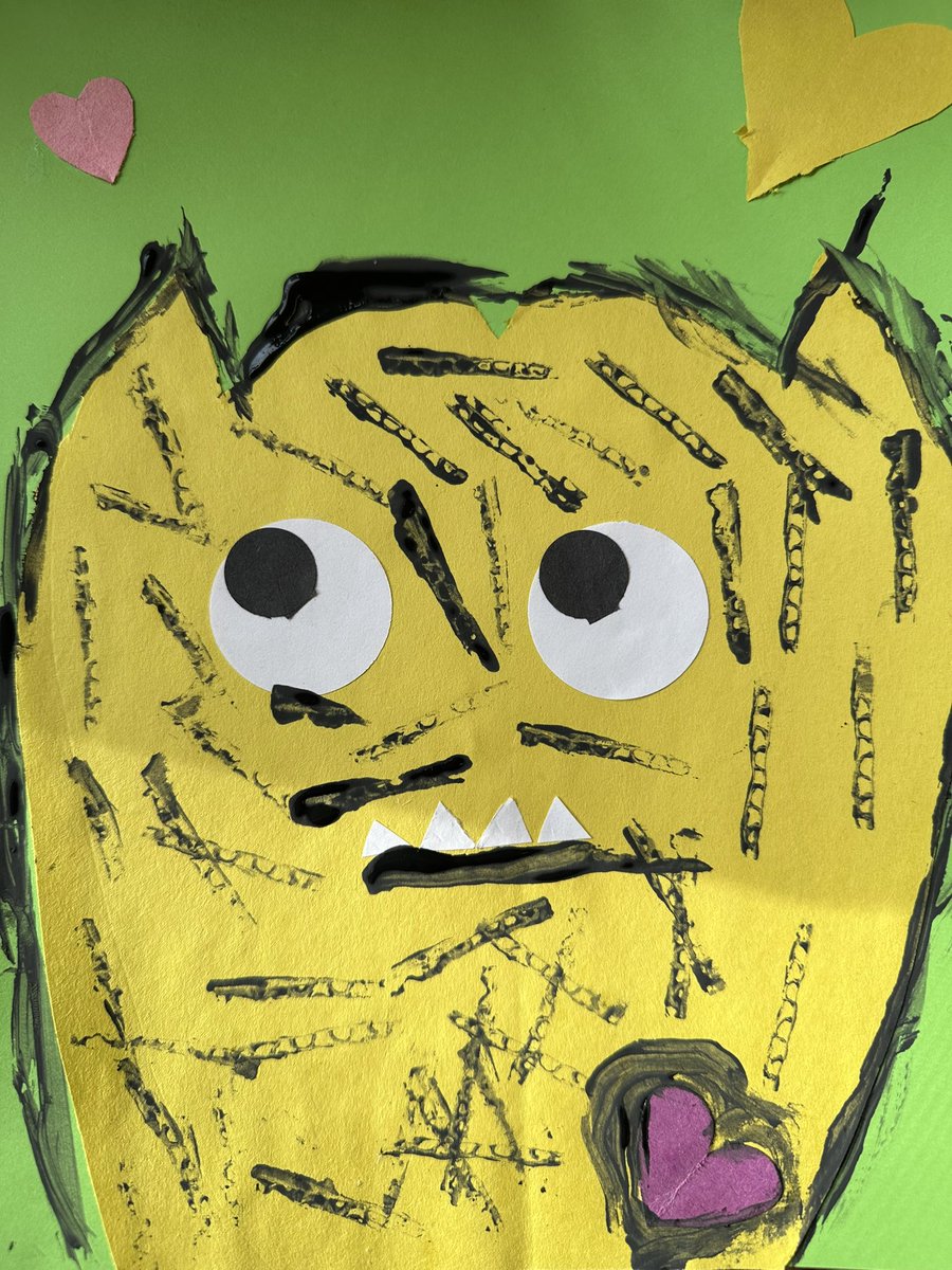 Snow day art with Mrs Miller <a href="/CentralRCDSB/">Central Public School - RCDSB</a> Love monsters. Because even monsters love love. #RCDSBArts <a href="/RBrightBooks/">Rachel Bright Books</a>