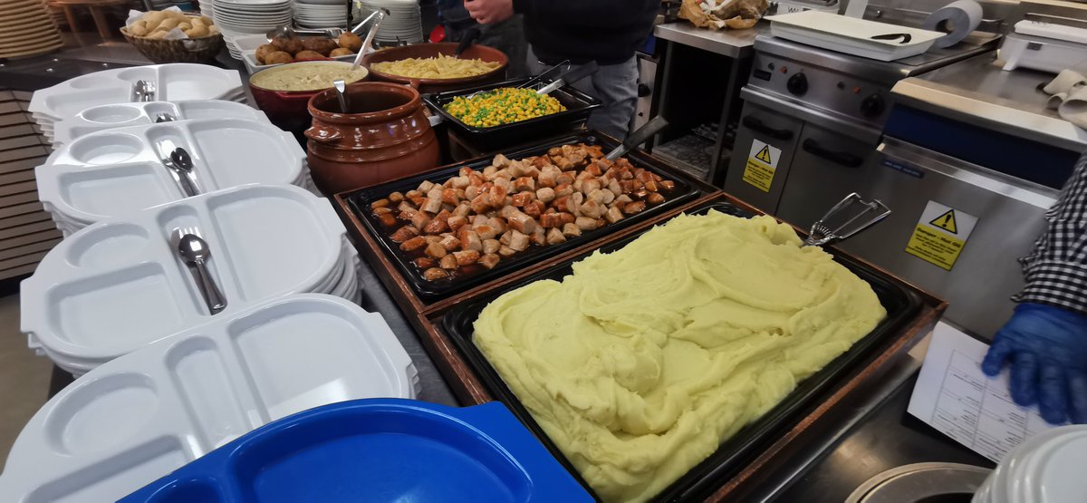 KernaghanTim's tweet image. Sausage and mash onion  gravy Birkenhead school lunch