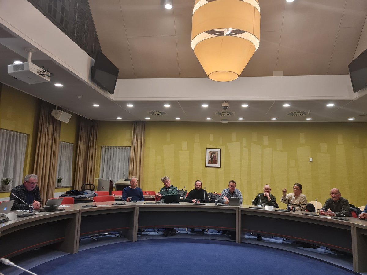 Vanavond weer een ledenvergadering van BeuningenNuenMorgen. Een interessante agenda over oa de woningbouw in Ewijk, energie en zandwinning.
Grote enthousiaste club. Wil je ook een keer meepraten..? Stuur me een berichtje.