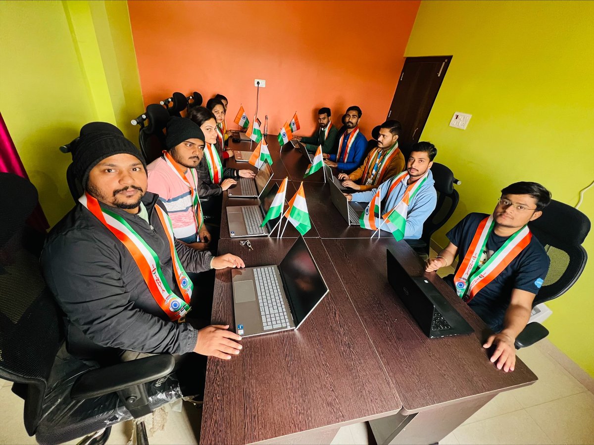 Celebrating the 74th Republic Day at the office!🇮🇳🇮🇳
#HappyRepublicDay2023 
#AppyCrown
#Salesforce 
#OfficeCelebration 
#Team