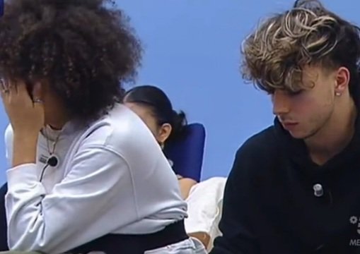 <a href="/irisbabilonia_/">Iris Babilonia</a> <a href="/YouTube/">YouTube</a> Io durante il video