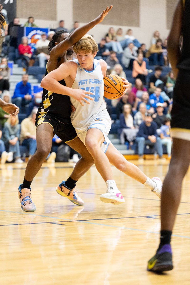 CooperHawkOBX's tweet photo. Get to know @EliHawk44 6'7" Eli Hawk, stretch 4. Averaging 16ppg and 9rbg with First Flight HS @firstflighthoop with the 2nd toughest schedule in all NC. Do not miss out, he is a winner.
@PrepHoops @Phenom_Hoops @TheHoopState @BigShotsNationn https://t.co/uiBTQyVRCO