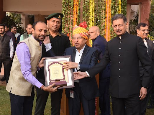 PramodAen's tweet photo. CMD ,RVUNL Sh RK Sharma Sir,unfurled national flag on the occasion of 74th Republic Day celebration held today at Vidyut Bhawan,Jaipur .Prizes were also distributed to the meritorious employees of Utpadan Nigam and the winners of Games and Sports competition.
#RepublicDay2023 https://t.co/qKTY0Gmxbl