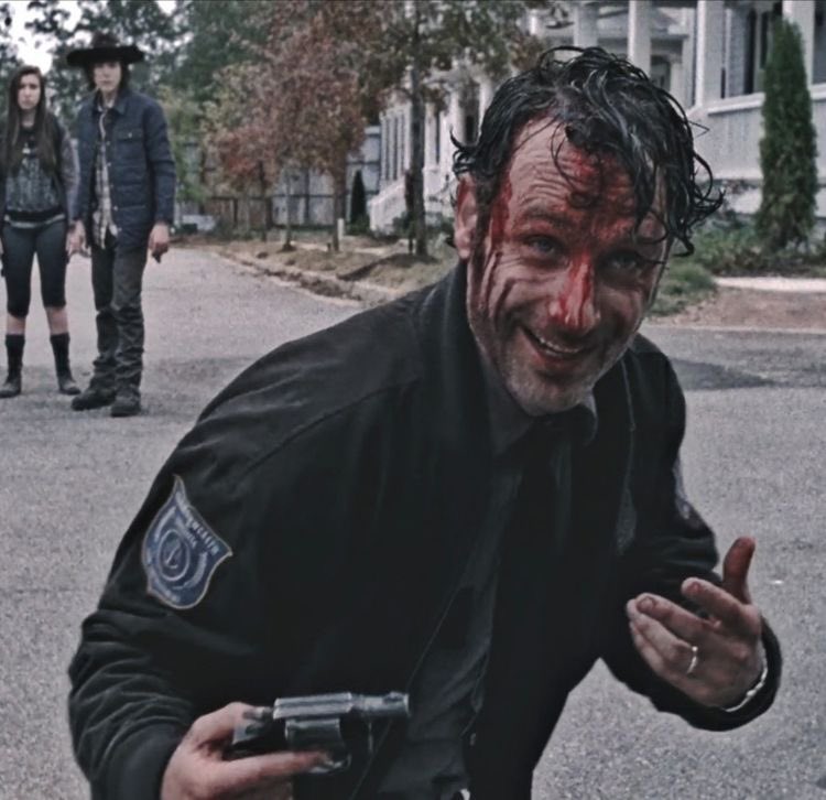 mayfieldslvr's tweet photo. what is ur fav rick era in #twd https://t.co/zGLK8lyRID