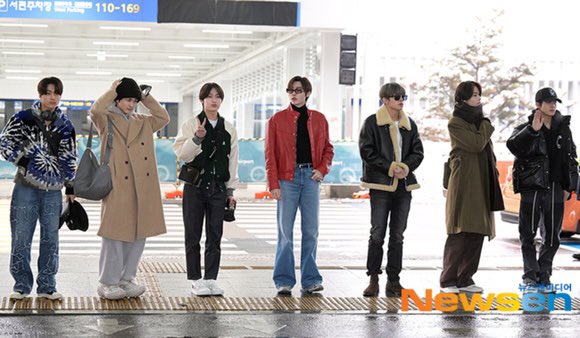 ENHYPENTH_UNION's tweet image. ENHYPEN กำลังมาถึงไทยแล้ว !✈️

เอนจีนมาเทรนด์แท็กรอรับเอนไฮเพนกันค่ะ 
  
อย่าลืมใส่ข้อความ, อิโมจิ, รูป, GIF หรืออื่น ๆ เพื่อกันสแปมด้วยนะคะ

⬇️

ENHYPEN GOES BIG IN THAILAND

#Our7PreciousENHYPEN_inThailand
#manifestoเท่านั้นที่น้อคเอวรี่ติง
@ENHYPEN_members @ENHYPEN #엔하이픈