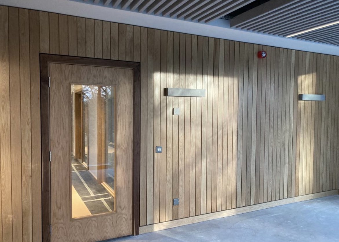KeenwoodJ's tweet photo. Work in Progress at the expansion and redevelopment of Riddel Hall, Queens University Belfast, in association with Felix O'Hare & Co. Ltd. Project progressing nicely, featuring solid oak panelling installed by the Keenwood team.
#EducationSector
#DeliveringQualityCraftsmanship https://t.co/mZ41DpW2ge