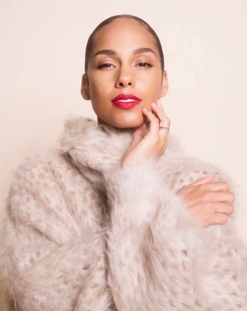 Happy belated birthday to my beautiful Alicia Keys! Love you, queen! 