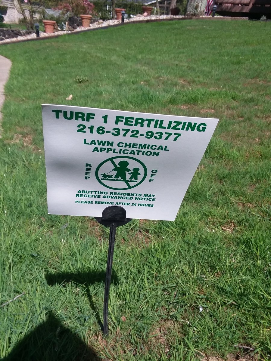 ecowatchdogg's tweet photo. @GCPartnership Ending Dicamba & 2,4-D applications. Endocrine disruptors HURT staff and pets.
None of these #chemlawn companies respond to chemical disclosure requests sent by Phone and Email๐๐โ https://t.co/9xJAk4NFaK
