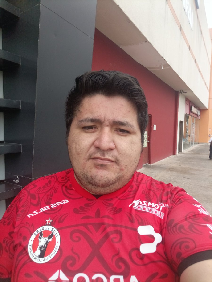 HectorVenado13's tweet photo. Aquí portando la playera perruna del @Xolos  desde la blanca Mérida un saludos para los profes Ricardo Valiño y @mpaciullo_pf https://t.co/zXdzr2JQnn