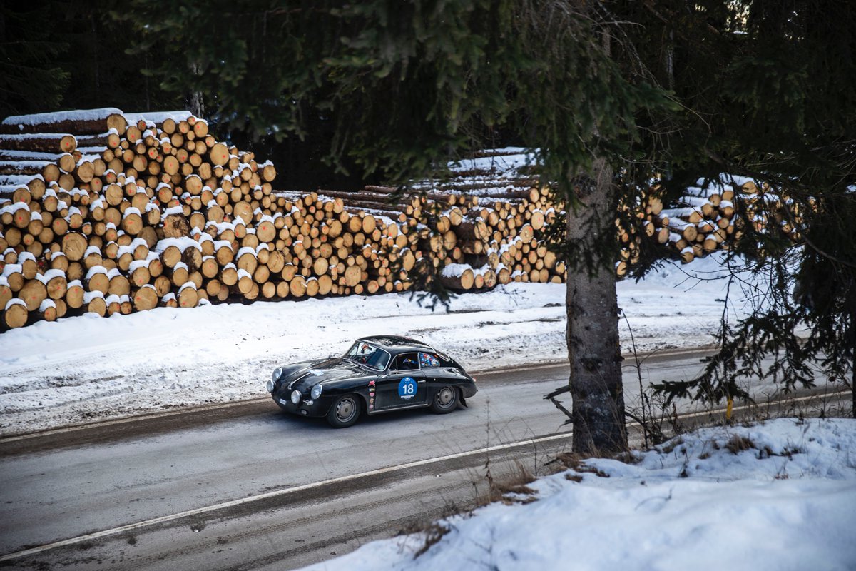 winter_marathon's tweet photo. ๐ถ๐ผ First under 30 crew ๐ถ๐ผ
Barcella - Vecchi ๐ฎ๐น nยฐ18 on a 1963 #Porsche356C Coupรฉ
#WinterMarathon2023 #winter35 https://t.co/GXdWmeJBZw