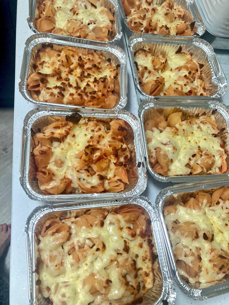 MadDogsHomeless's tweet image. Helen Lamont one of our #Urmston volunteer cooks &amp;amp; one of our admin team put together these yummy
homemade beef meatball  meals which were popular with the #Homeless, especially #roughsleepers
#Trafford #Salford
#Manchester