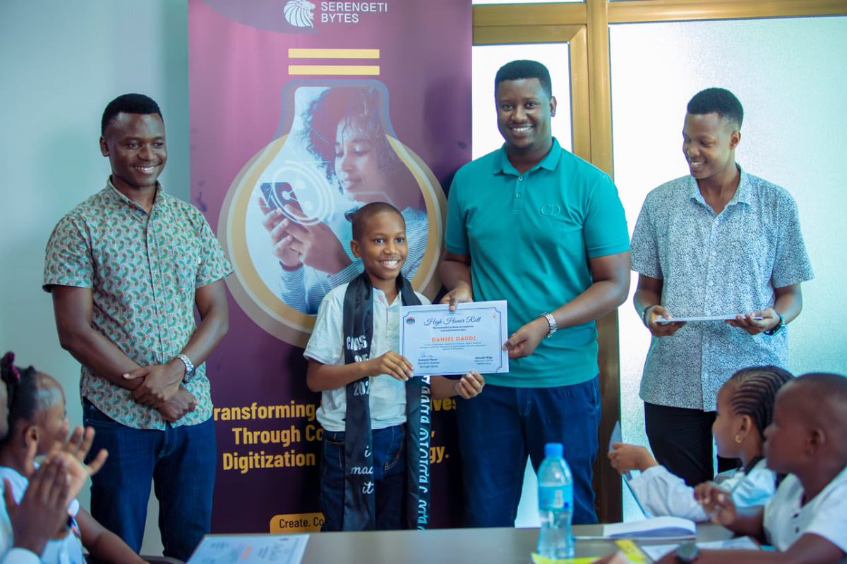 JosephMrambaTZ's tweet photo. Tunaamini Vijana wadogo wanahitaji watu sahihi wataowasaidia kutimiza malengo yao, Mawazo yao ya kuwa watu wakubwa hapo baadae tunayalinda. Tukutane tena kwenye mafunzo yetu yajayo!!
Tunajivunia @yia_tanzania 🙏🧡
#investinyourfuture #believingintheprocess #dreamingtogether https://t.co/c7WNNu2hlA