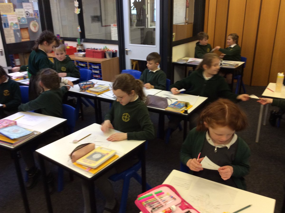 mapleclasshh's tweet photo. In Computing today we were learning about computer networks. We started off by thinking about our own personal networks and how we are connected. Then we turned into computers, formed our own computer network and learned about network switches. #HighHamComputing https://t.co/VjPYfSDkXL