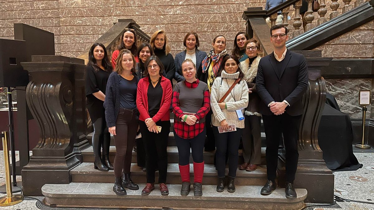 EUNIC Study trip! On 25 Jan we joined the <a href="/EUNIC_Brussels/">EUNIC Brussels</a> cluster colleagues for a study trip to <a href="/Stad_Antwerpen/">Stad Antwerpen</a> 🏙️

We had a marvelous time meeting with the directors of <a href="/KMSKA/">KMSKA</a> and @MHKAmuseum and the City representatives as well as popping by Tim Van Laere Gallery!🤝

#EUNIC