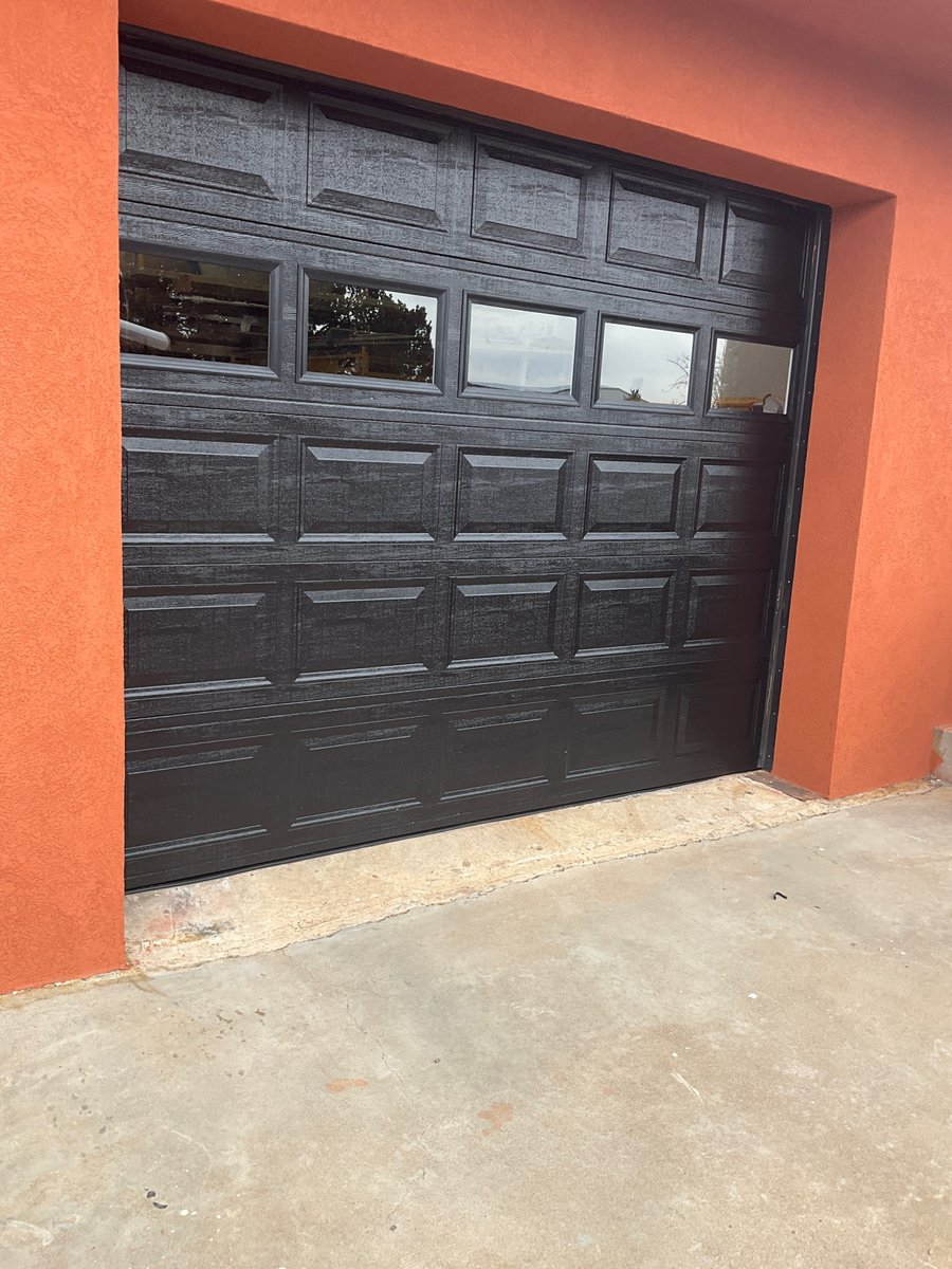 PLGDofAmarillo's tweet image. Adding some fresh color to your garage door can really bring out its charm and curb appeal! We offer a variety of panel colors that are sure to fit your home&apos;s unique style! 🎨

📱 (806) 416-7836  

#ProLiftGarageDoors #AmarilloTX #CanyonTX