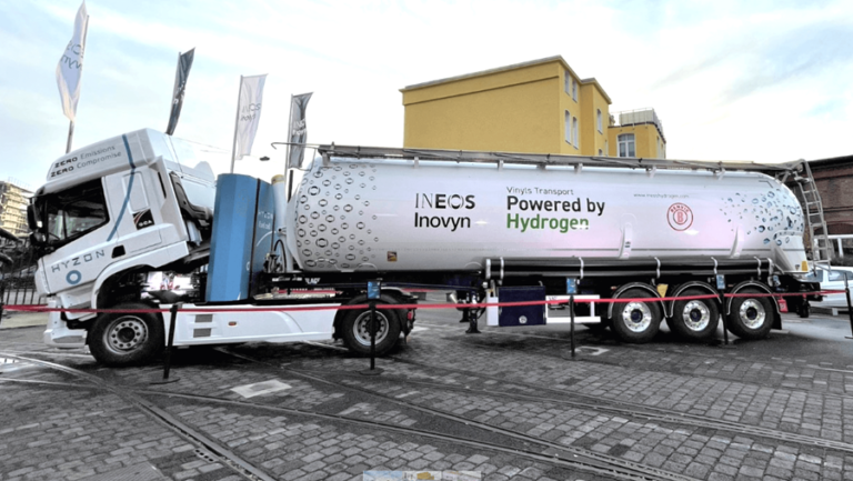 fuelcellsworks's tweet photo. #FridayFallbackStory: @INOVYN_Official Is to Become the First Company in #Europe to Use a #Hydrogen Truck for #PVC Transportation - 60 tonnes of CO2 will be saved every year - https://t.co/ETbkDShvaW #HydrogenNow #HydrogenEconomy #HydrogenNews #H2 #CleanHydrogen #Decarbonise https://t.co/e6Gff1ikv3