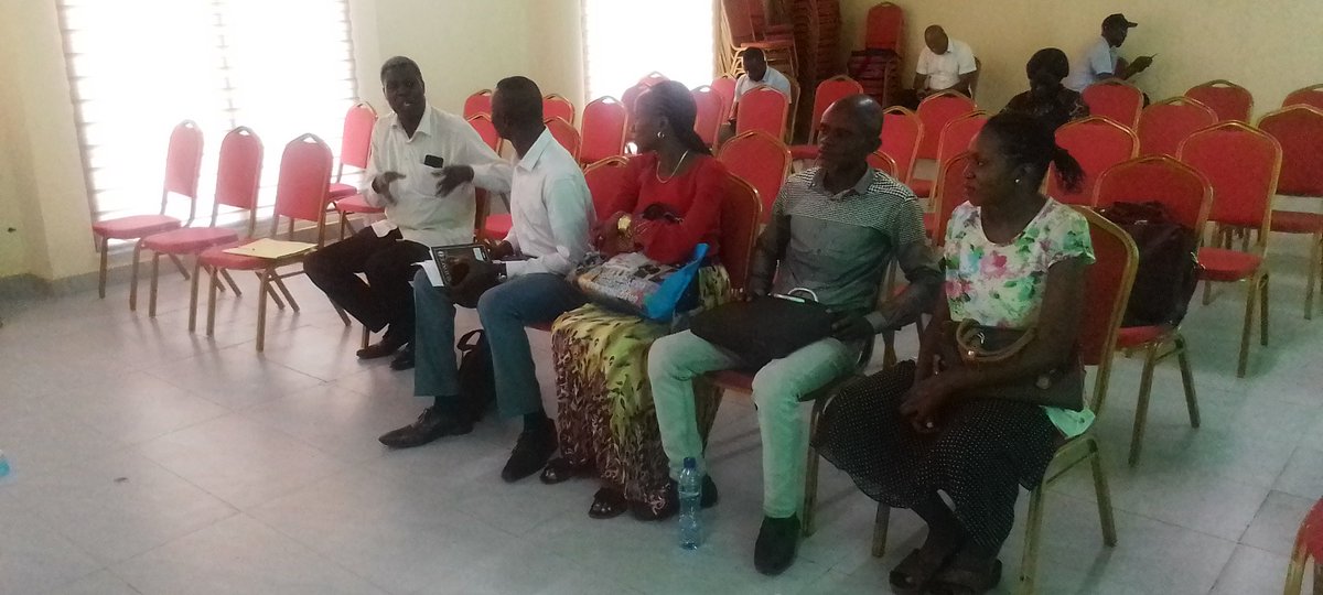 fiston_ngwala's tweet photo. #RDC #Cresh - #kinshasa :Section RelationsInternationales a organisée ojourd'hui 1reunion, présidée pr @fiston_ngwala o Centre dRechercheEnSciencesHumainesSr lPreparatifs dljourneeScientifique "#caféInternational",oMenu:état Des lieux e divers.
#ReunionDuJeudi
@profPiagetMpoto. https://t.co/mdjMC1s14r