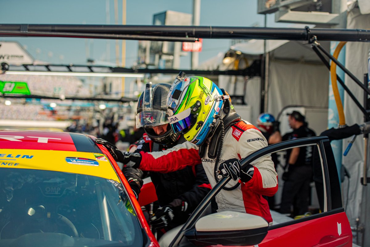 HARTroadrace's tweet photo. @MarioFarnbacher gets out after putting the car in P1! 

@SteveEichCTSCC gets in with 40 min remaining in Practice #2.

#HART #89NICE #Honda #Civic #tcr #IMSA #AERO #aerosustainable #Redline #teamredlineoil #OMP #hrspring https://t.co/U0xX95LdDT