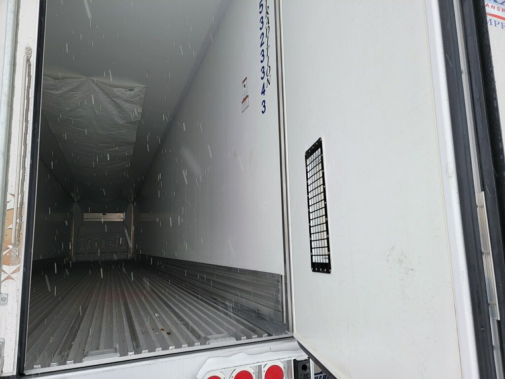 inc_apsi's tweet photo. Snow may be on the ground but the new reefer trailers are looking hot! $APSI https://t.co/VeEfPFMftO