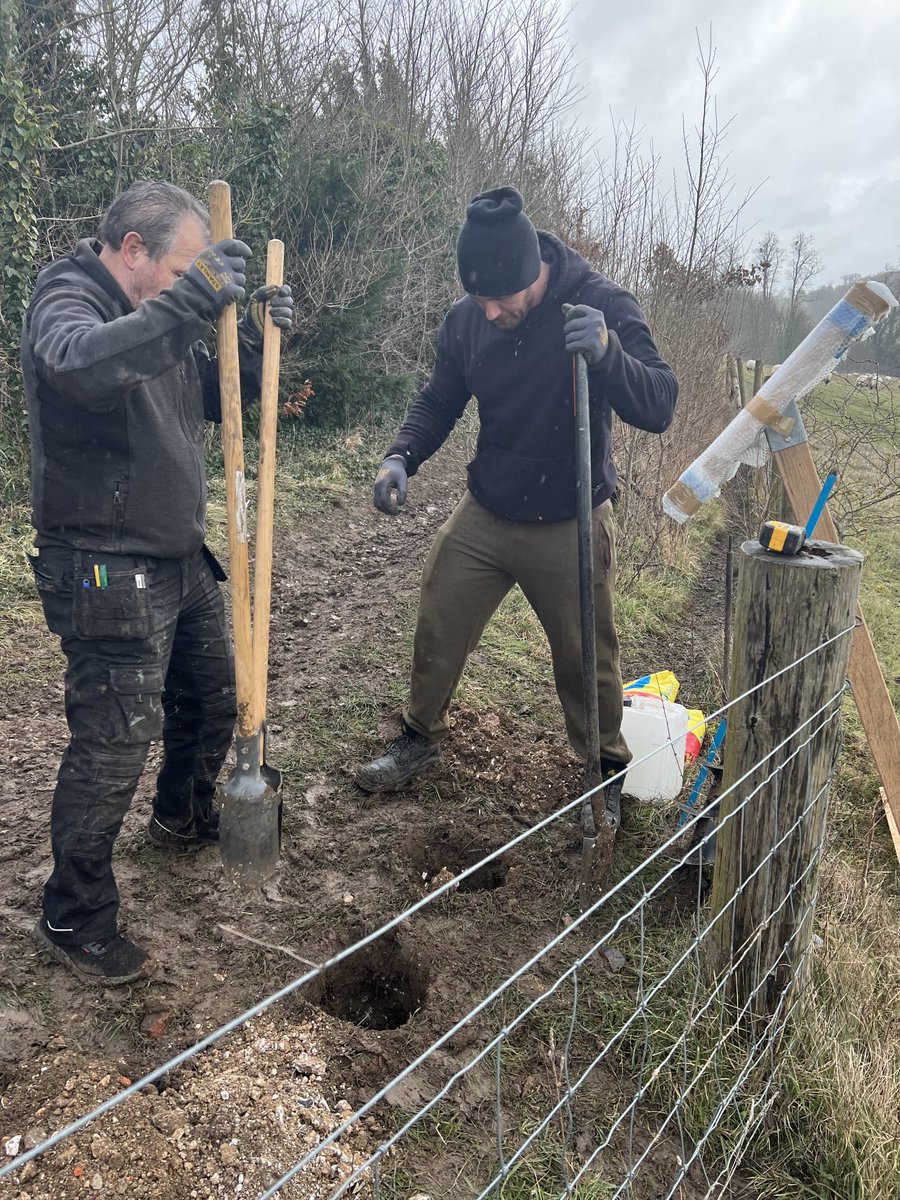 PJennings88's tweet photo. New information boards are being installed on the #ChessValleyWalk over the next few days. They will appear from Chesham to Rickmansworth. Worth a walk at the weekend to see them all. https://t.co/7Q2ID2xbpf